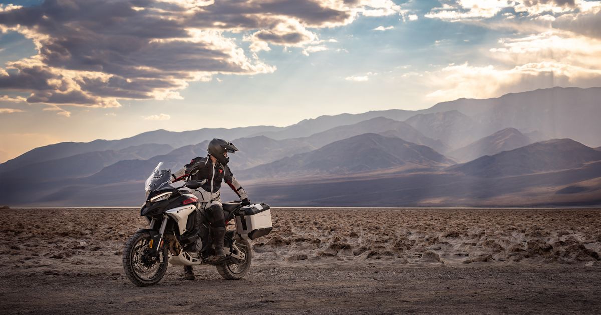 Ropa de moto para viajar: gu&iacute;a completa sobre equipo y protecciones 