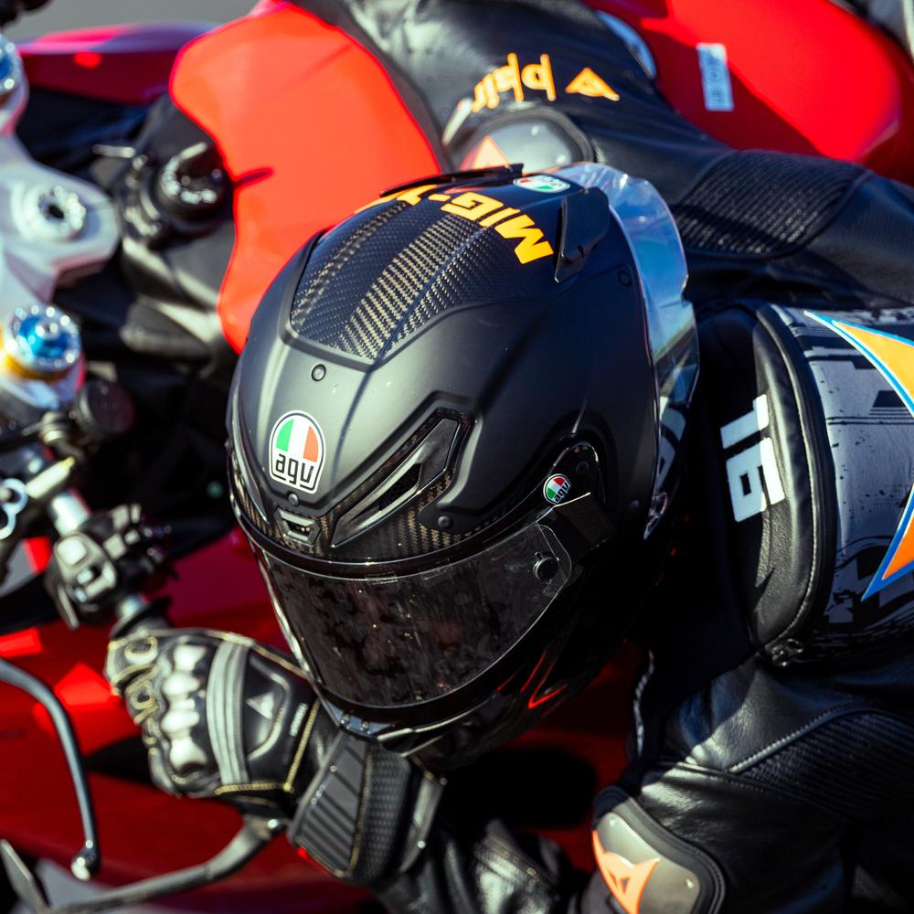 Casco de competici&oacute;n: &iquest;qu&eacute; caracter&iacute;sticas son realmente importantes?