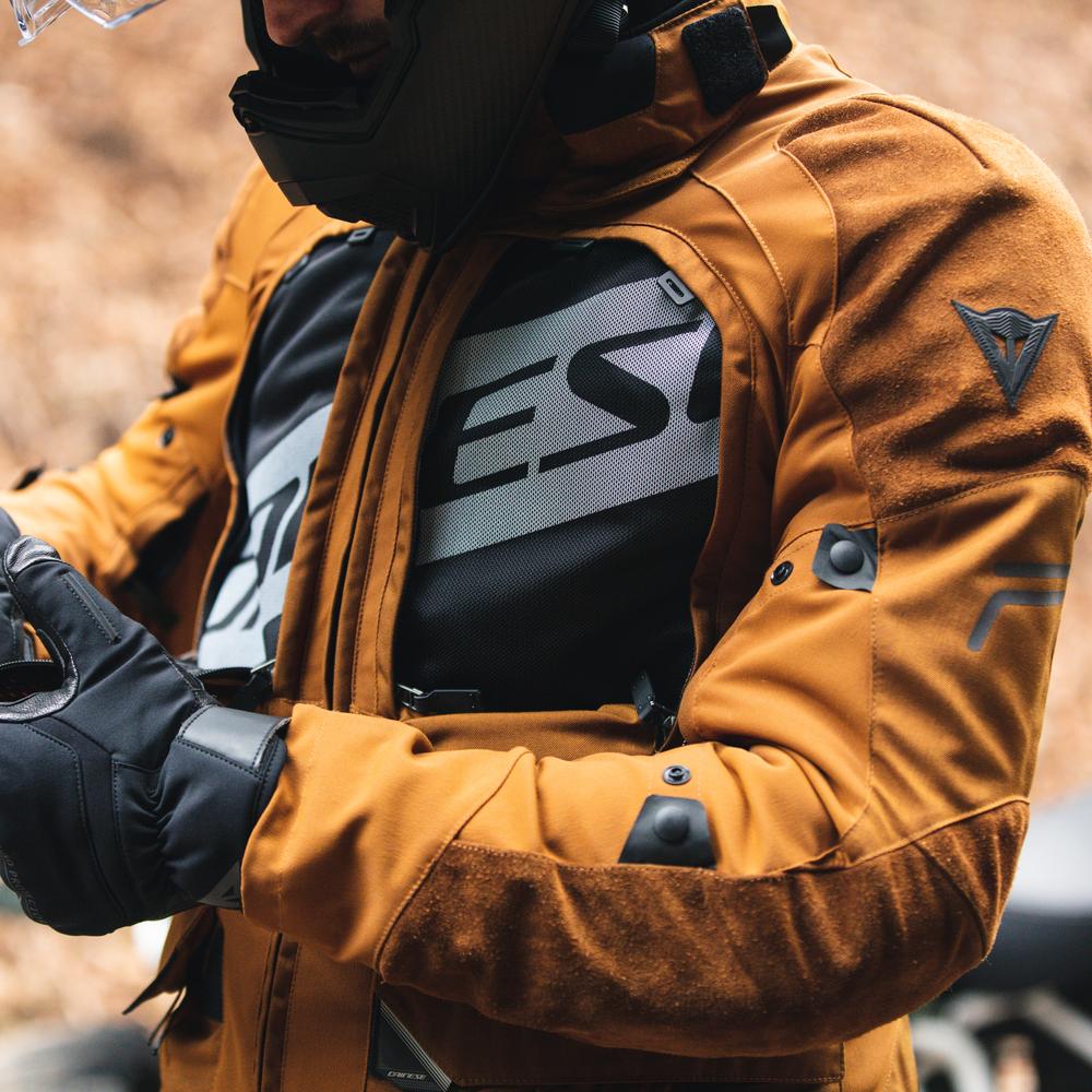 How to choose the motorcycle jacket based on use and season