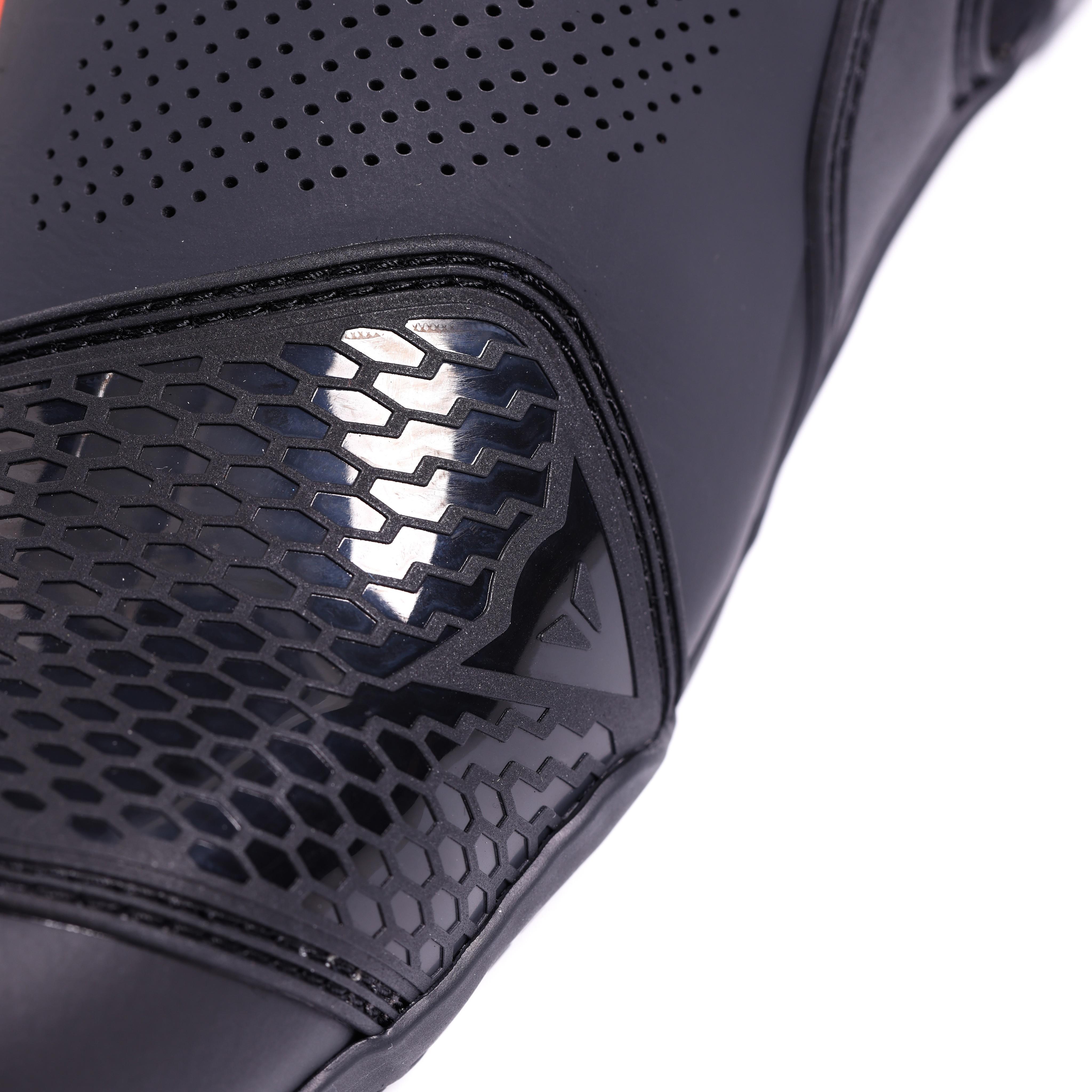 AXIAL 2 AIR BOOTS - BLACK/BLACK/RED-FLUO - 8