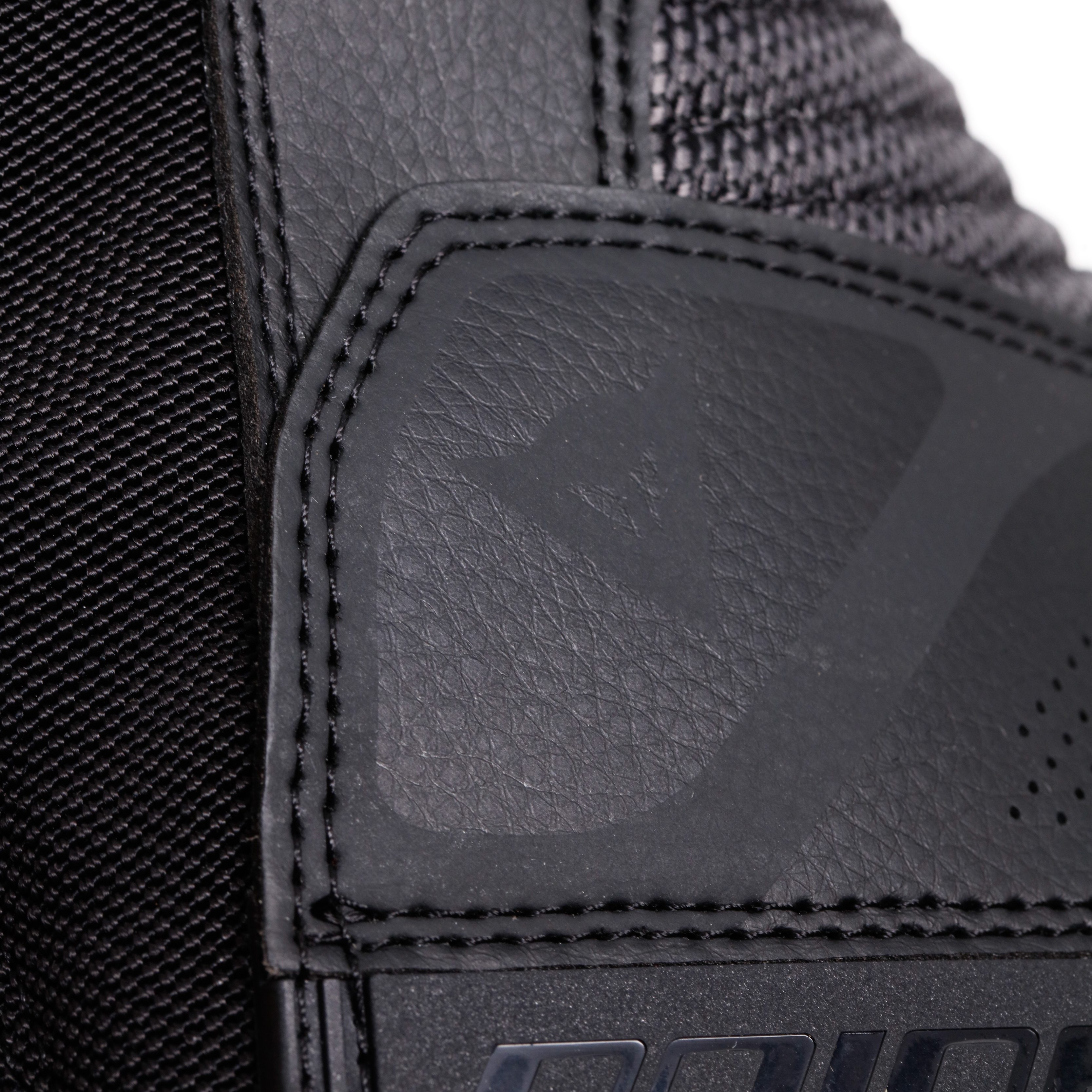 BLACKWING - MEN WATERPROOF GORE-TEX&reg; ANKLE BOOTS - BLACK - 7