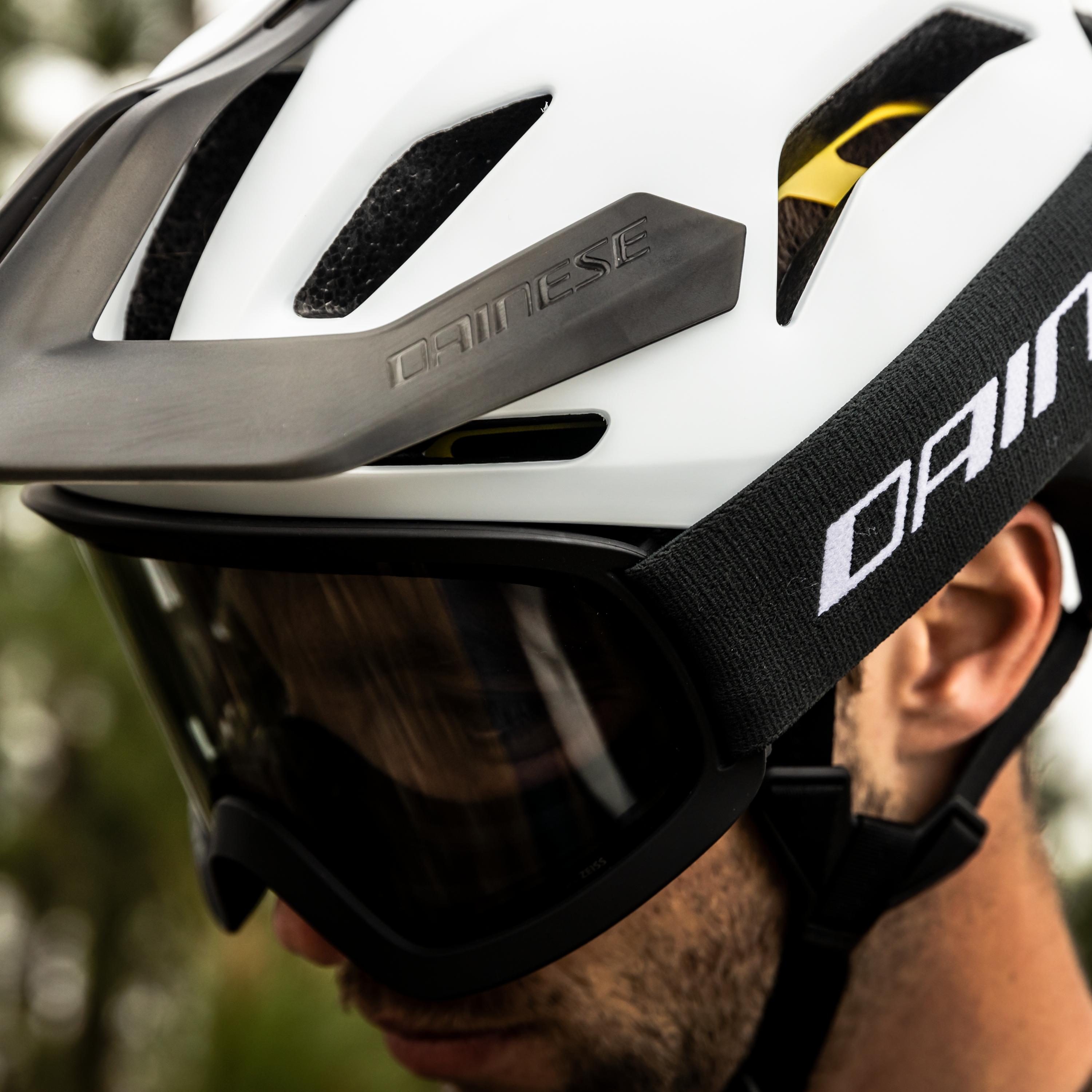 LINEA 03 MIPS+ - BIKE HELMET - WHITE/BLACK - 9