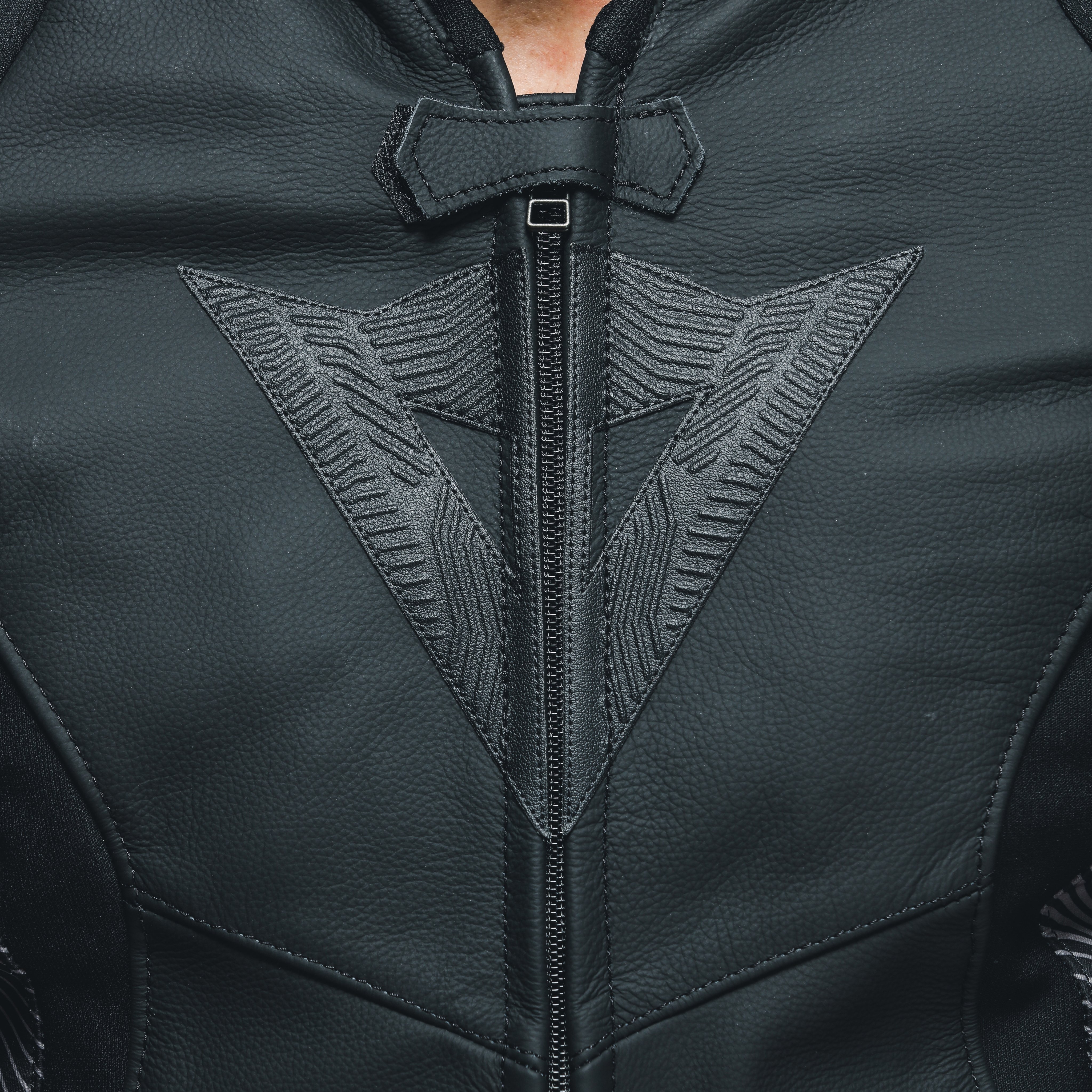 AVRO 5 - MEN'S MOTORCYCLE LEATHER JACKET - BLACK/ANTHRACITE - 11