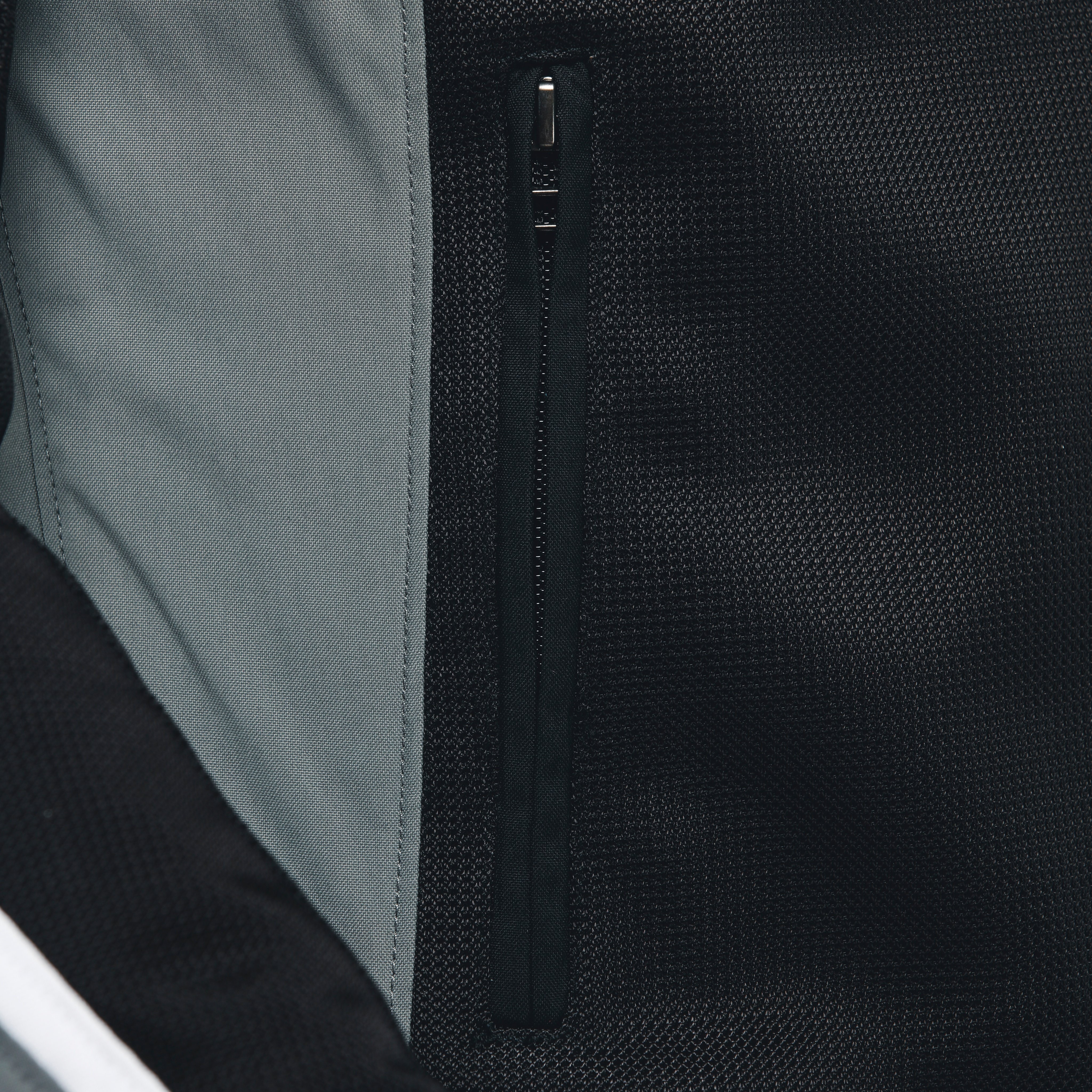 HYDRAFLUX 2 AIR D-DRY&reg; JACKET - BLACK/CHARCOAL-GRAY - 18