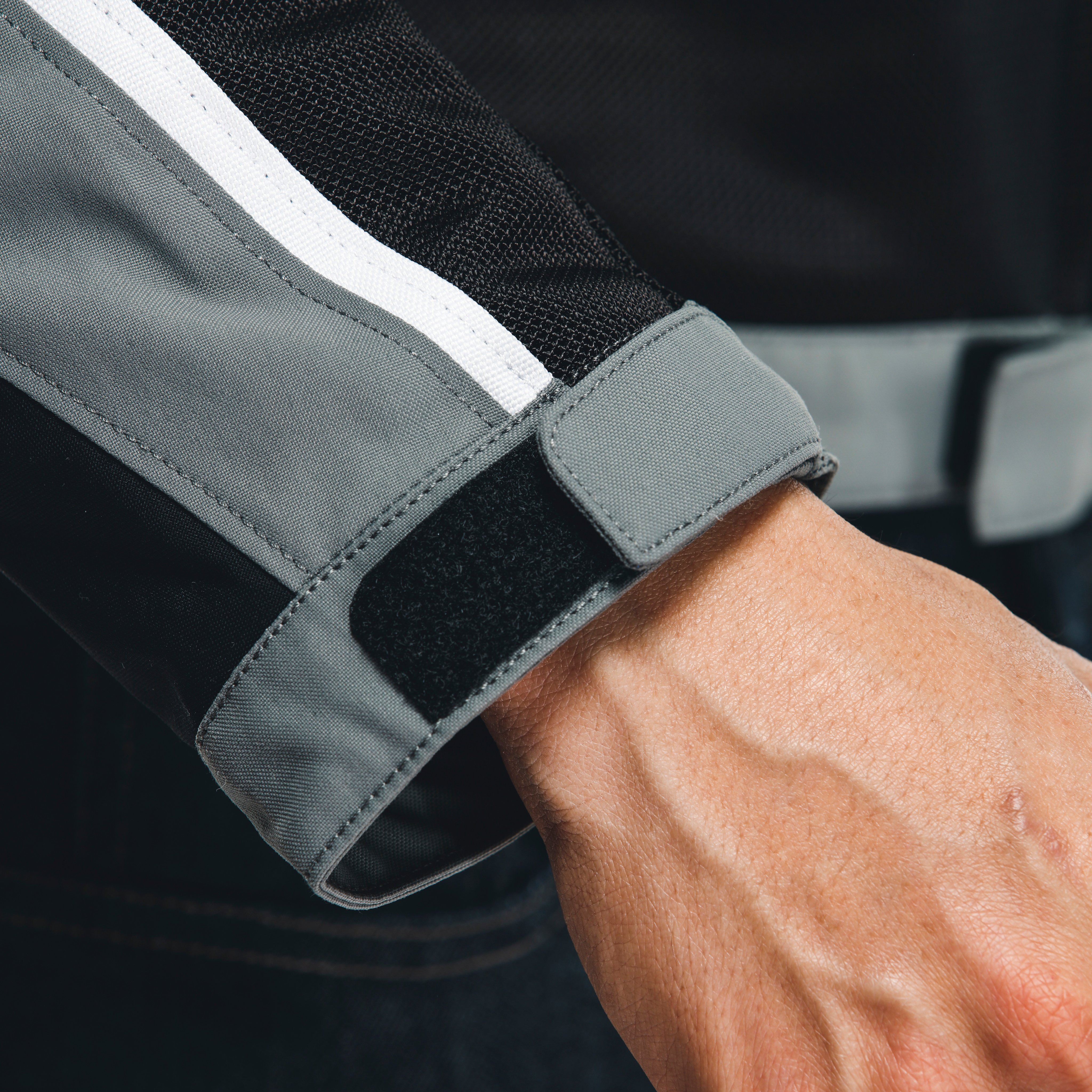 HYDRAFLUX 2 AIR D-DRY&reg; JACKET - BLACK/CHARCOAL-GRAY - 17