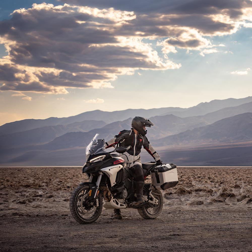 Motorradbekleidung zum Reisen: Kompletter Leitfaden zu Ausr&uuml;stung und Schutz 