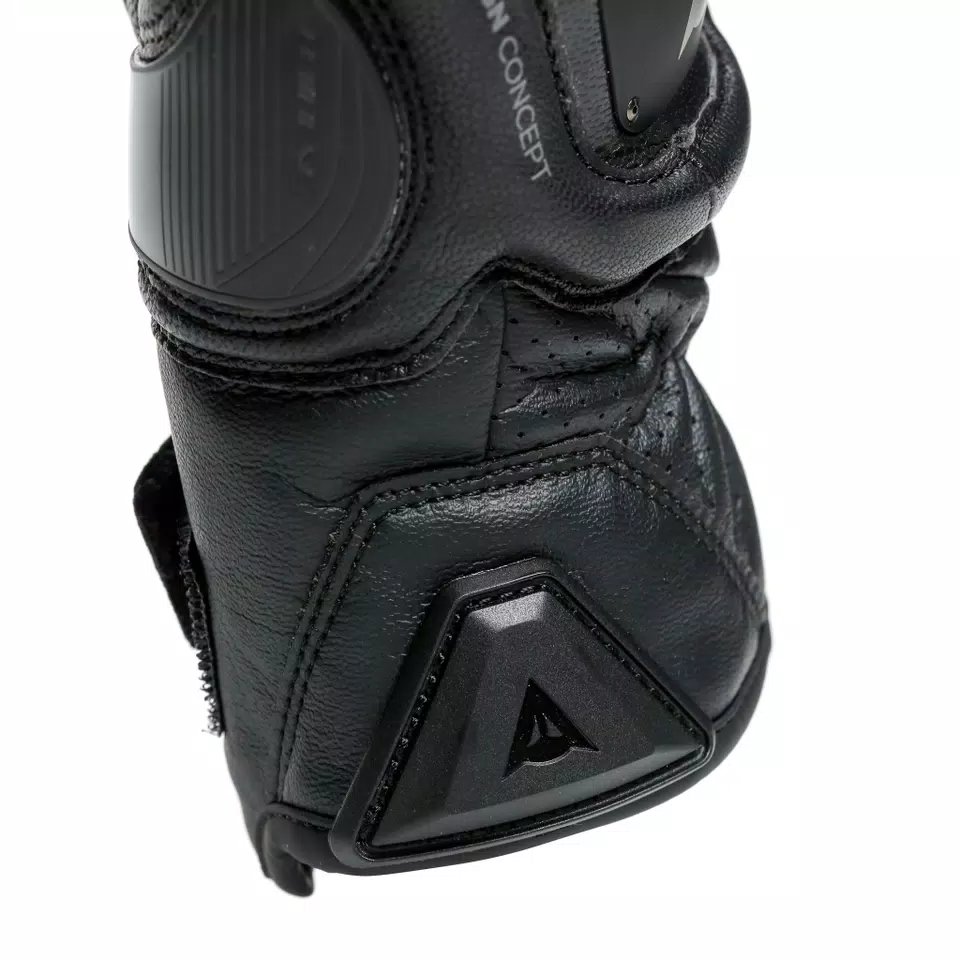 4 STROKE 2 MEN S MOTORCYCLE LEATHER GLOVES BLACK BLACK Dainese