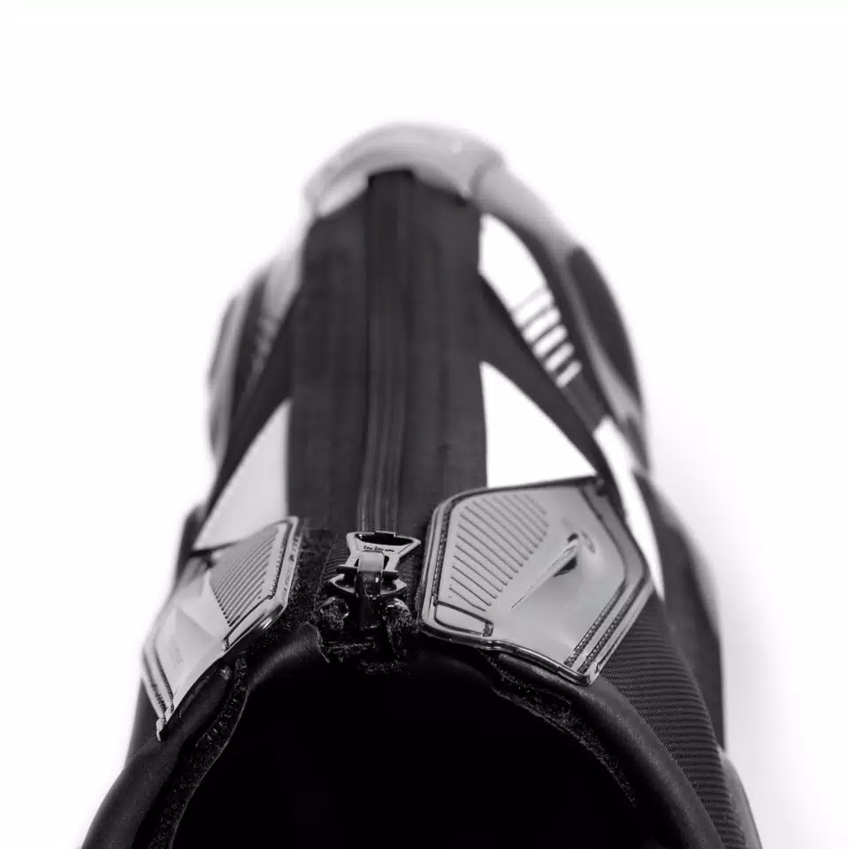 TORQUE 4 S - MEN RACING AND ROAD BOOTS - BLACK/WHITE - 5