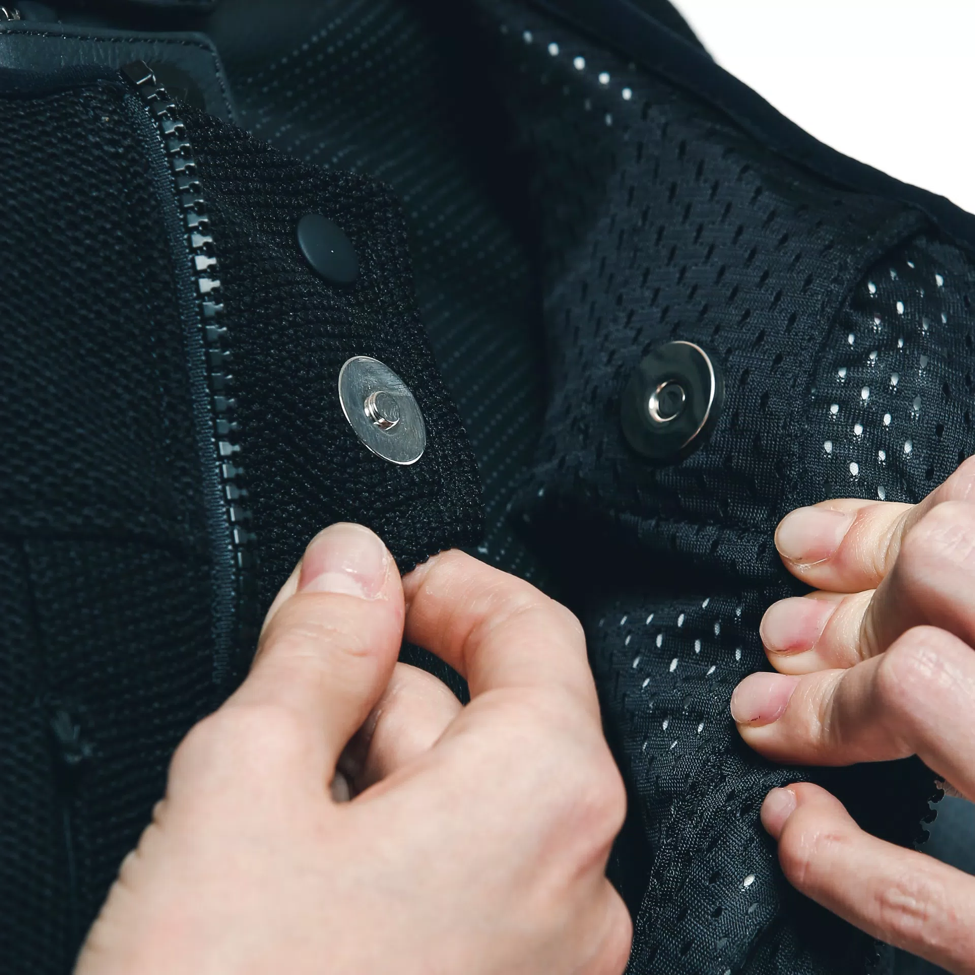 SMART JACKET - WOMEN'S MOTORCYCLE VEST WITH INTEGRATED AIRBAG