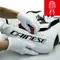 Service de nettoyage de combinaisons en cuir