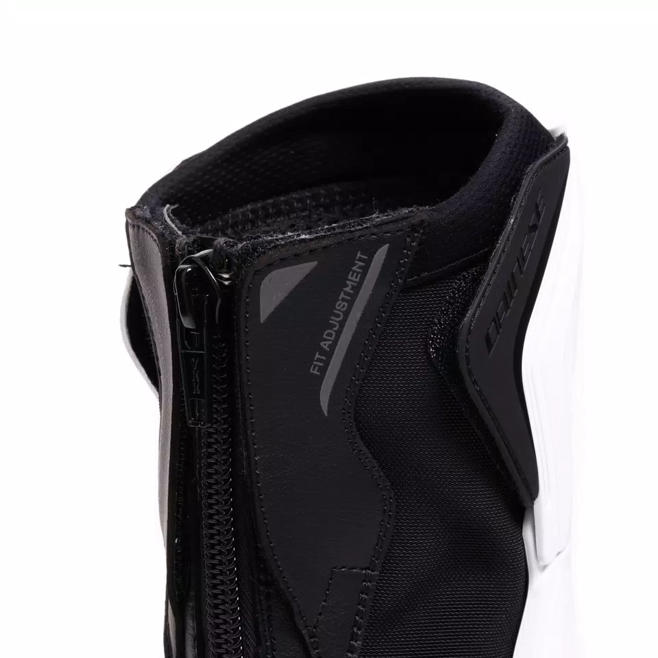 NEXUS 3 IN & OUT BOOTS - BLACK/WHITE - 6