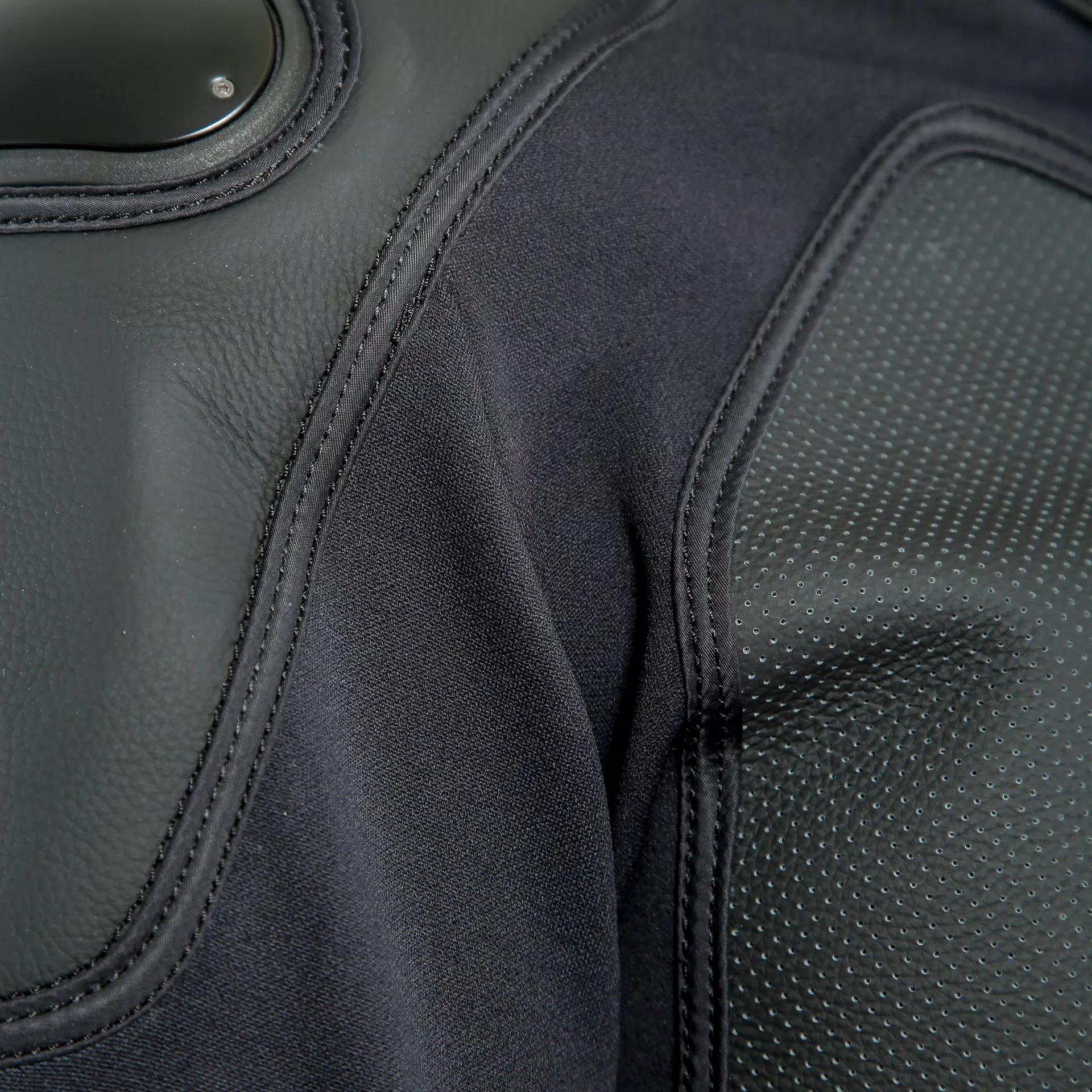 INTREPIDA PERF. LEATHER JACKET