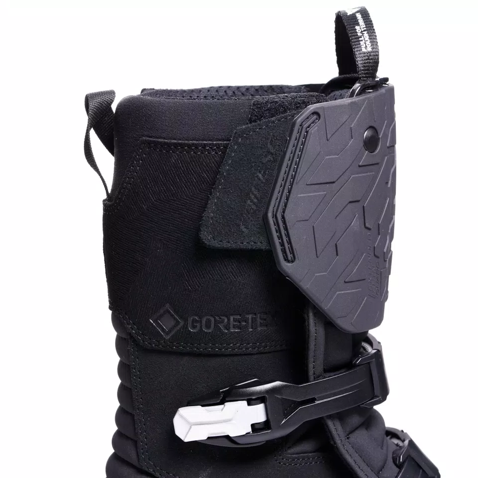 OVERYOND XT GORE-TEX&reg; BOOTS - BLACK/BLACK - 5