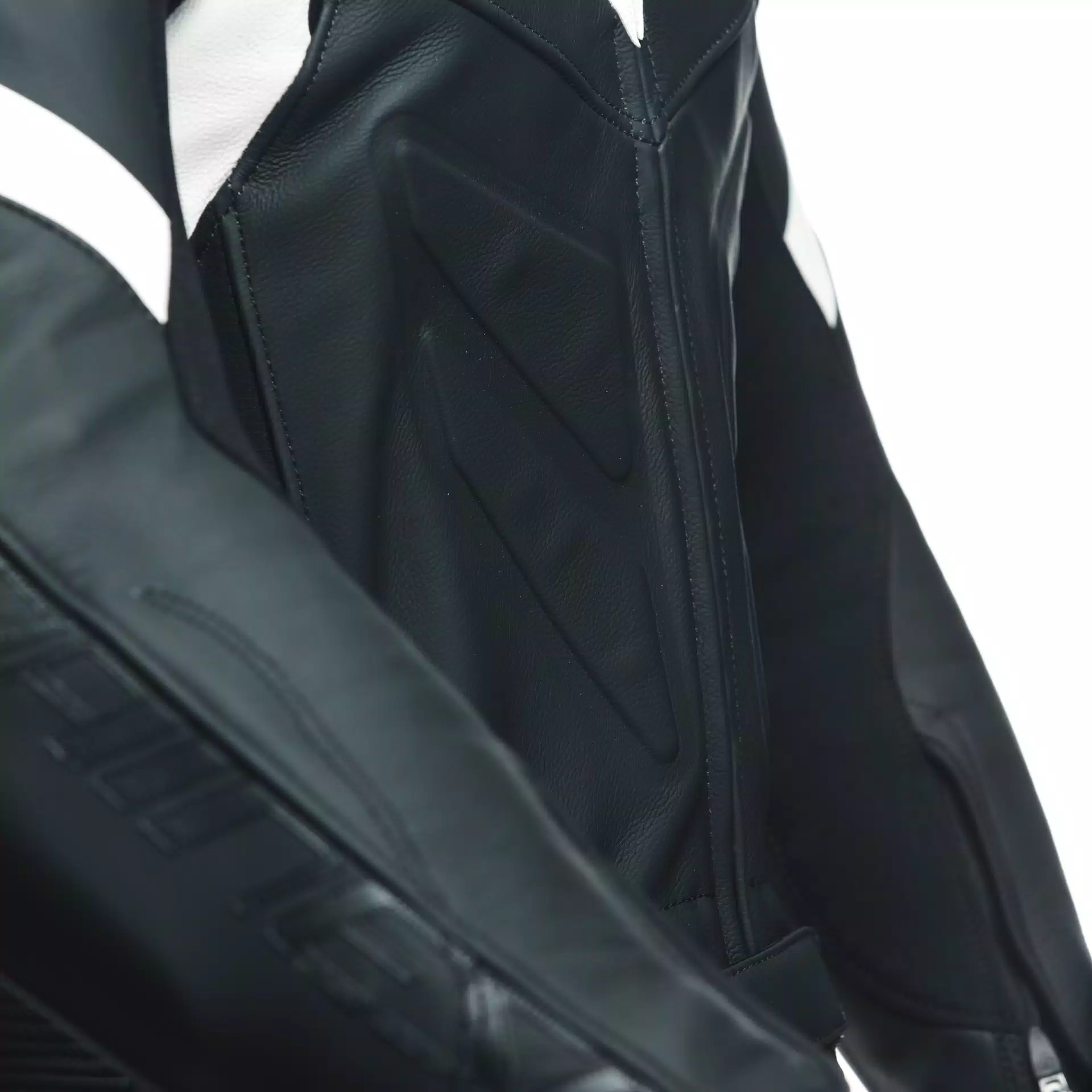 AVRO 4 - MEN'S 2-PIECE MOTORCYCLE LEATHER SUIT (SHORT/TALL)