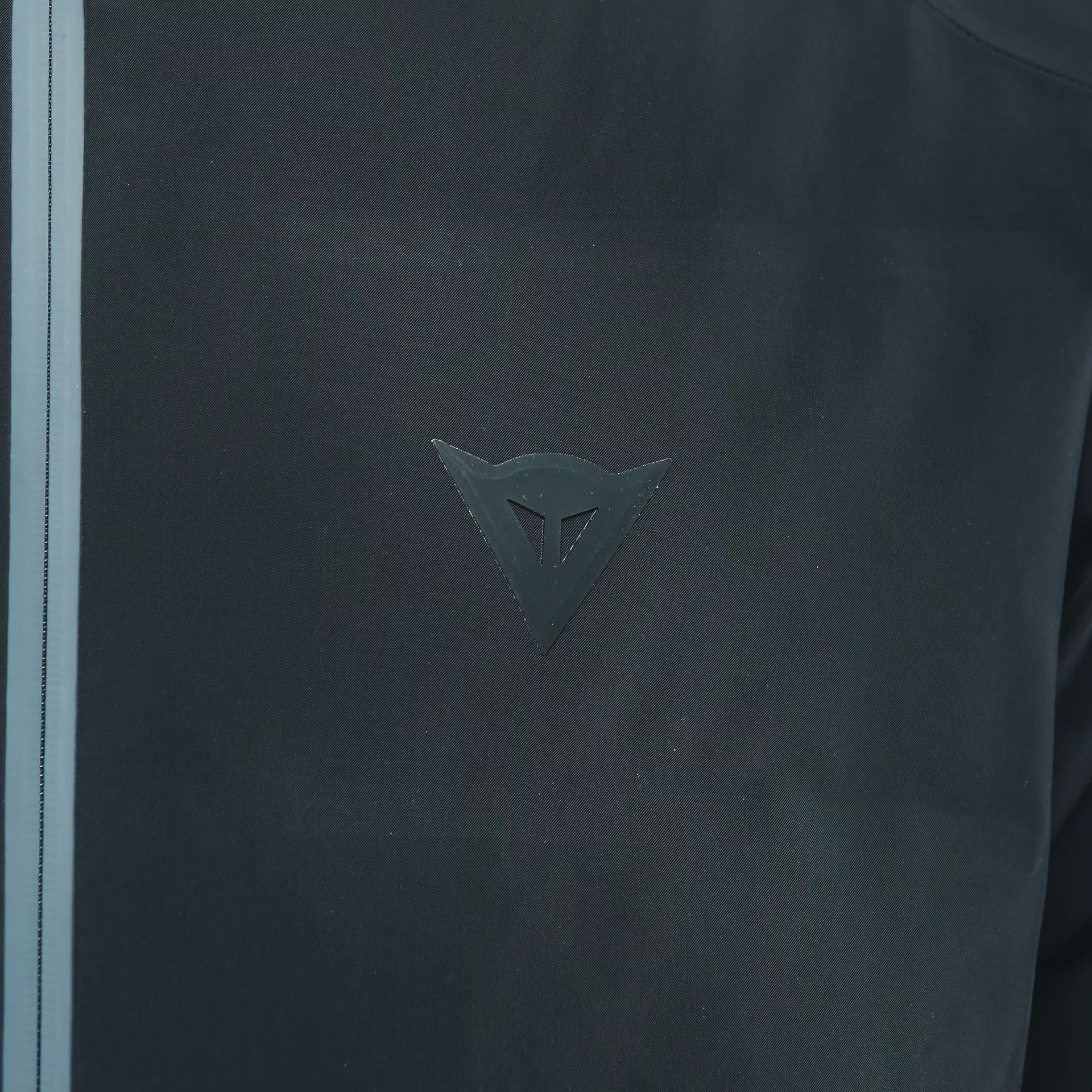 CHAQUETA DE PLUMAS IMPERMEABLE ESQU&Iacute; HOMBRE