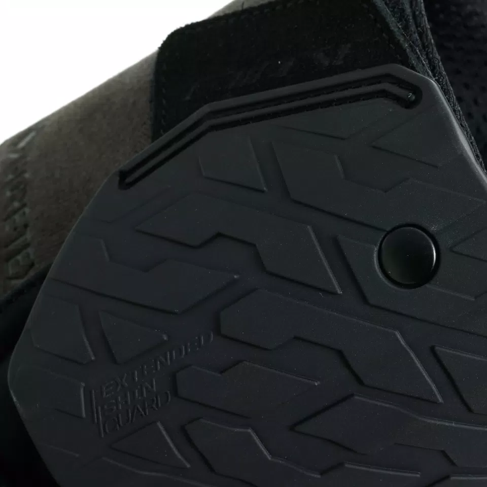 OVERYOND XT GORE-TEX&reg; BOOTS - BLACK/GREY - 8