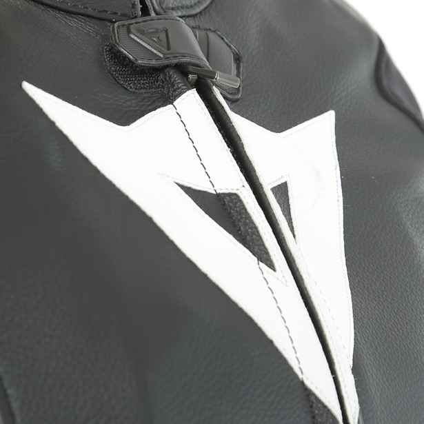 avro-lady-d-air-2pcs-suit-black-black-white image number 14
