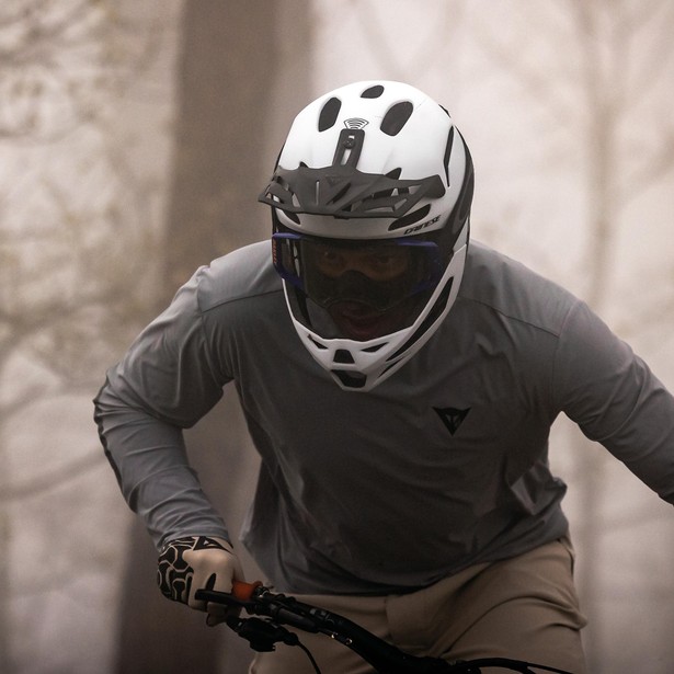 linea-01-mips-full-face-bike-helmet-white-black image number 10
