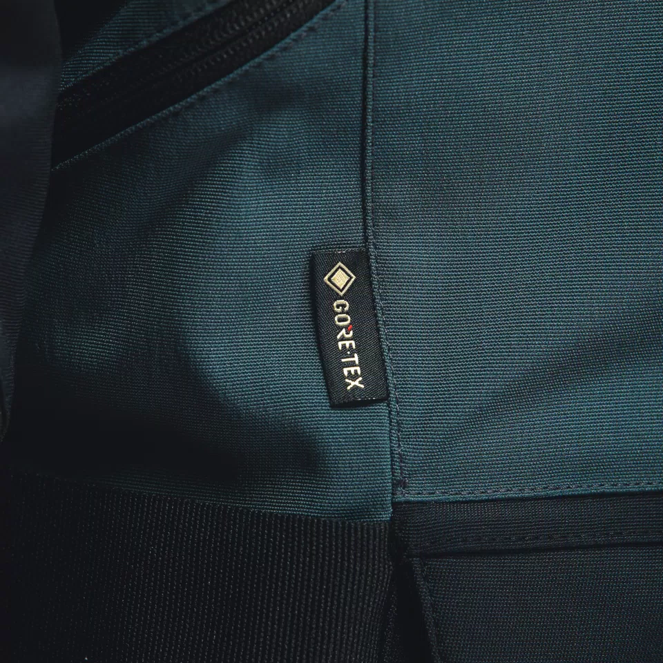 CARVE MASTER 3 GORE-TEX® - MEN'S WATERPROOF MOTORCYCLE CARVE MASTER 3 GORE-TEX® - MEN'S WATERPROOF MOTORCYCLE