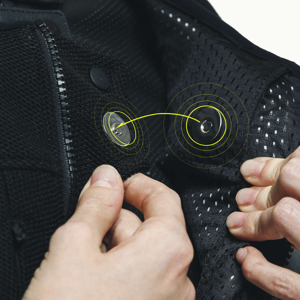 Switch on the Dainese D-air® system