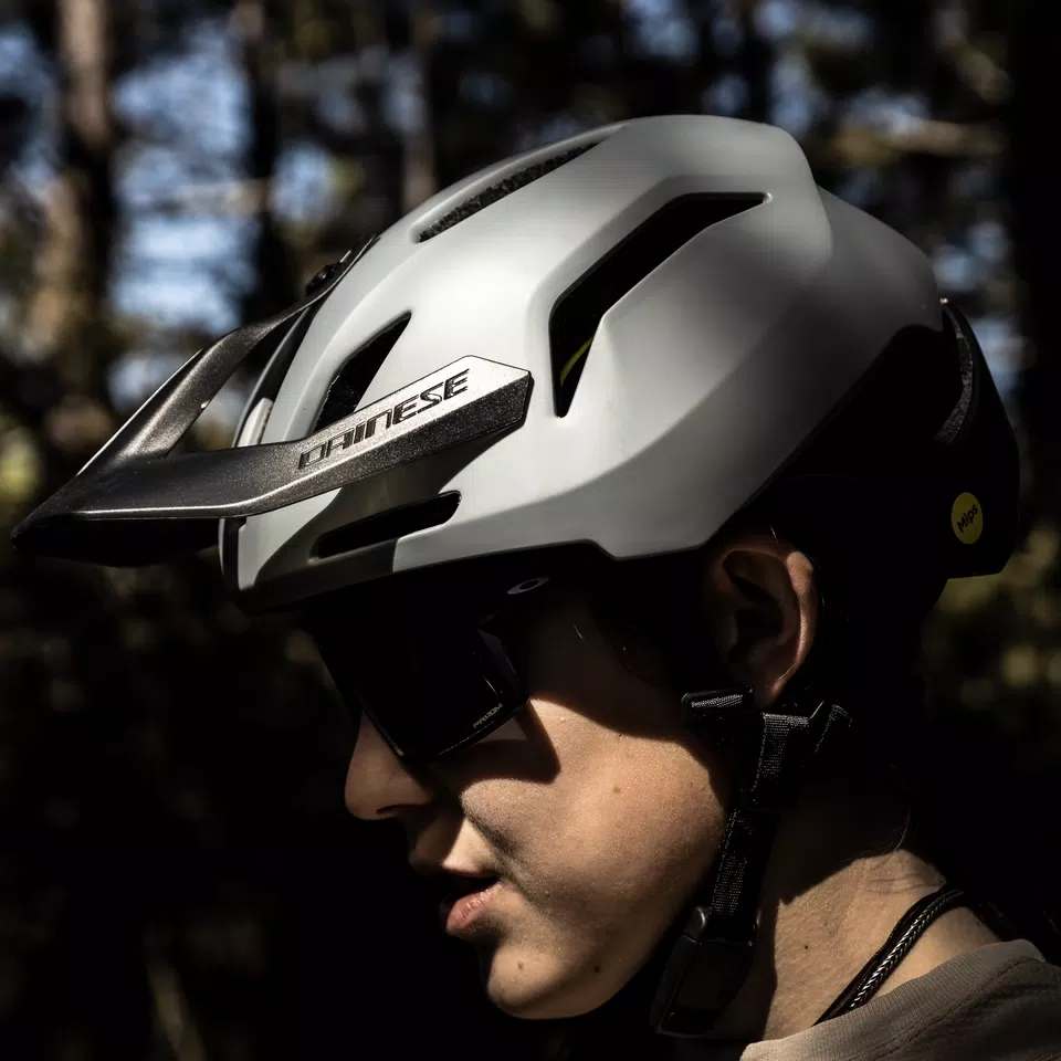 LINEA 03 MIPS BIKE HELM NARDO GRAY BLACK Dainese
