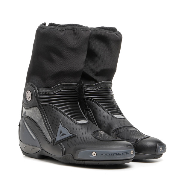 axial-gore-tex-boots-black image number 0