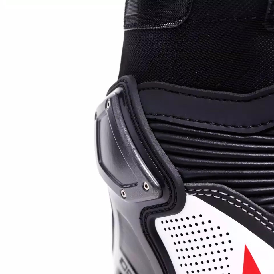 バイクウェア・装備 Dainese Axial 2 Air フラッグシップブーツが進化！ AXIAL 2 BOOTSのご紹介