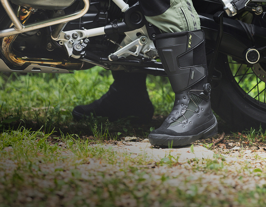 TCX 24/7 Performance: botas deportivas para montar en moto