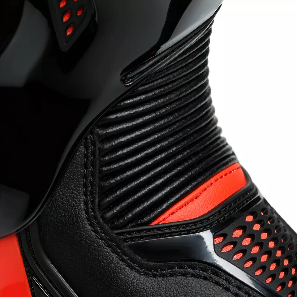 TORQUE 3 OUT BOOTS BLACK FLUO RED Dainese