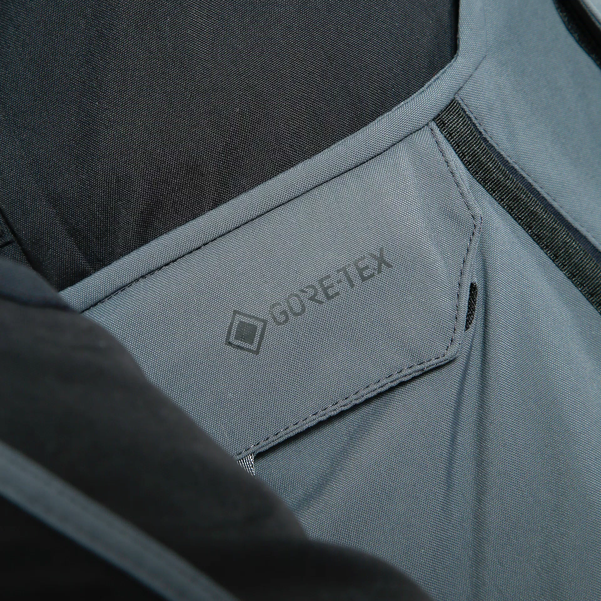 D-EXPLORER 2 GORE-TEX JACKET