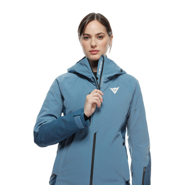 women-s-s002-dermizax-ev-core-ready-ski-jacket-stellar image number 8