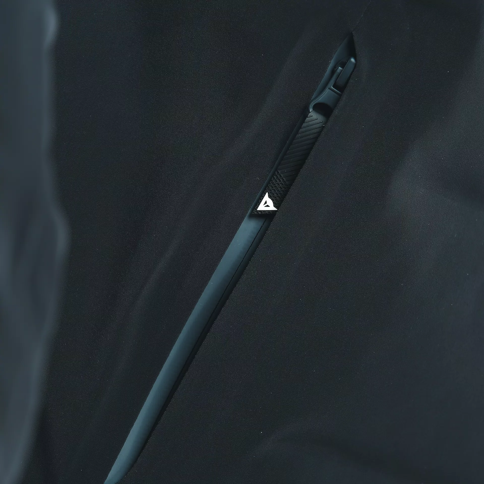 CHAQUETA DE PLUMAS IMPERMEABLE ESQU&Iacute; HOMBRE