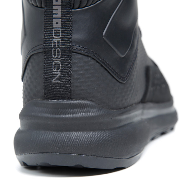 submachine-gtx-black image number 12