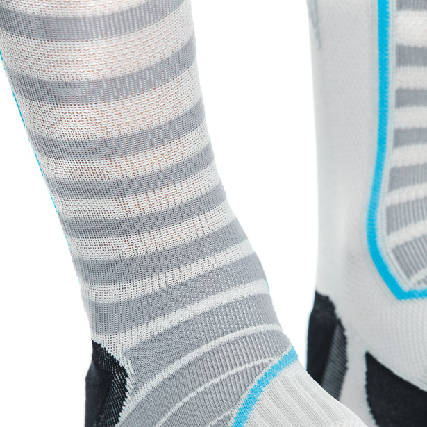 dry-long-socks-black-blue image number 7