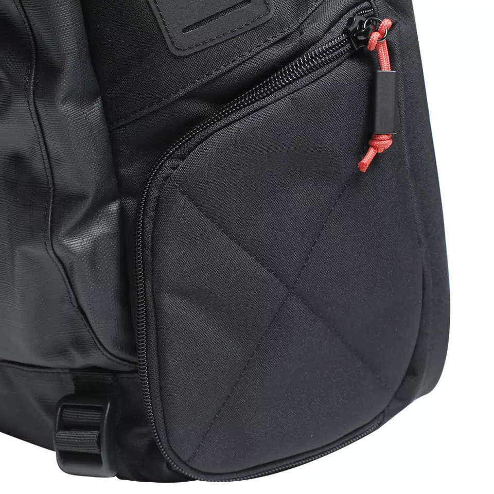 D-THROTTLE - MOTORCYCLE BACKPACK | STEALTH-BLACK | Dainese