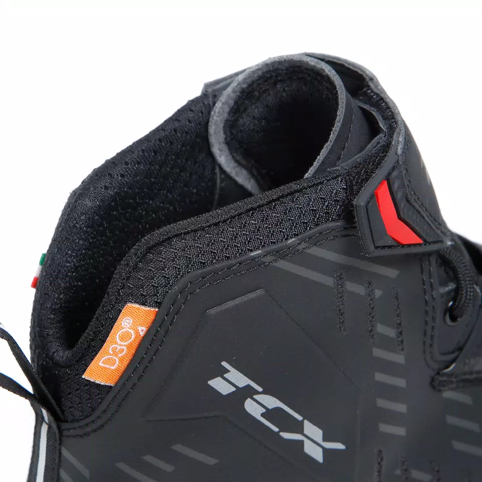R04D WP MEN'S WATERPROOF MOTORCYCE SHOES - BLACK | TCX R04D WP MEN'S WATERPROOF MOTORCYCE SHOES - BLACK | TCX