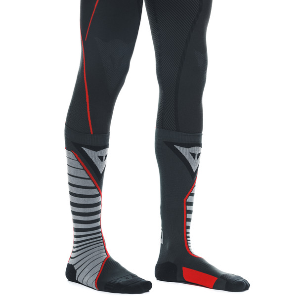 thermo-long-socks-black-red image number 3