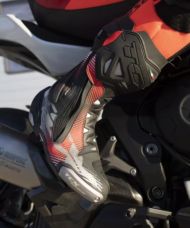 Motorcycle boots, shoes & sneakers for Men and Women | TCX