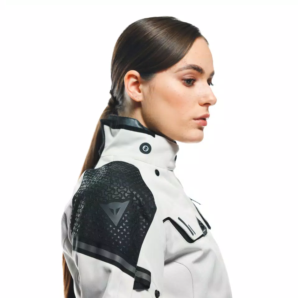LADAKH 3L D-DRY® - WOMEN'S WATERPROOF MOTORCYCLE JACKET LADAKH 3L D-DRY® - WOMEN'S WATERPROOF MOTORCYCLE JACKET