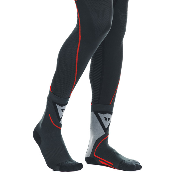 thermo-mid-socks-black-red image number 4