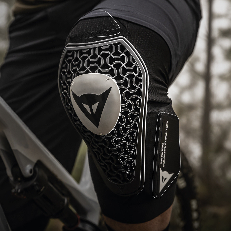 Rival Pro Knee Guards