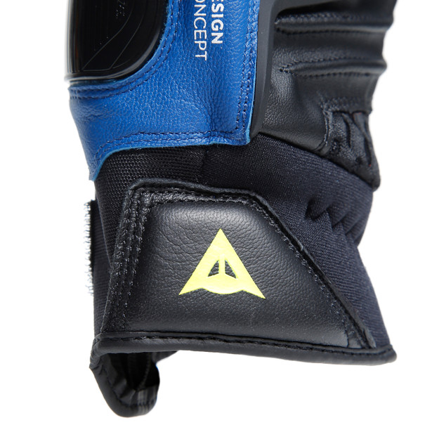 carbon-4-short-leather-gloves image number 34