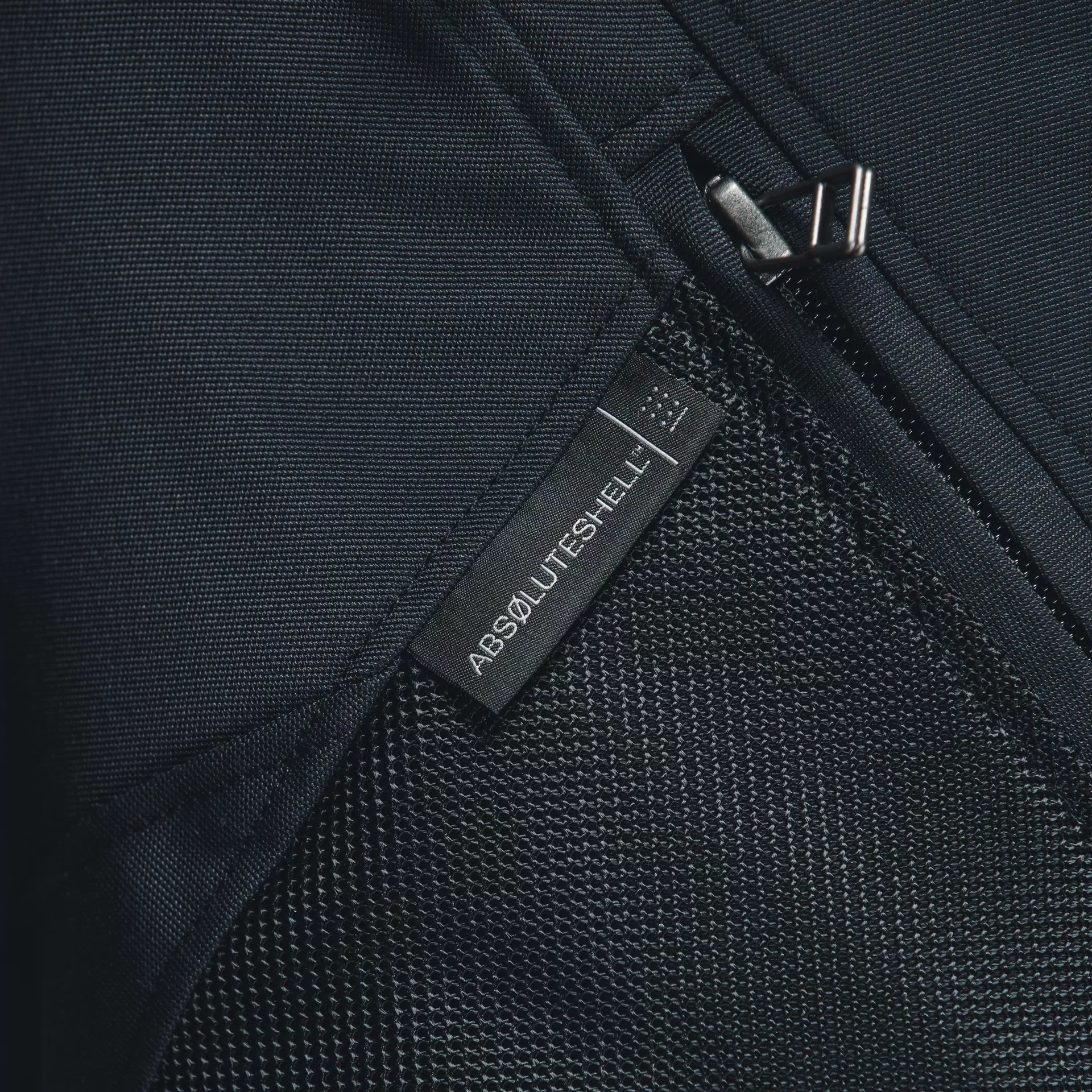 DRAKE 2 AIR ABS&Oslash;LUTESHELL PANTS