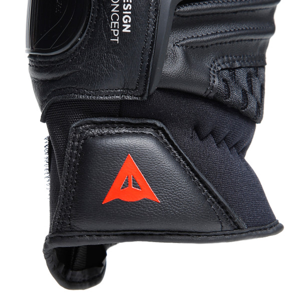 carbon-4-short-leather-gloves-black-fluo-red image number 6