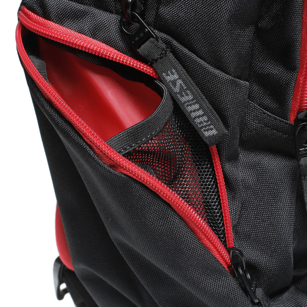 d-quad-backpack-black-red image number 4