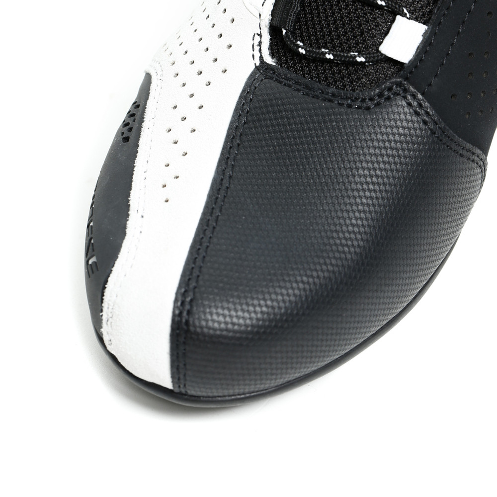 energyca-lady-air-shoes-black-white image number 4
