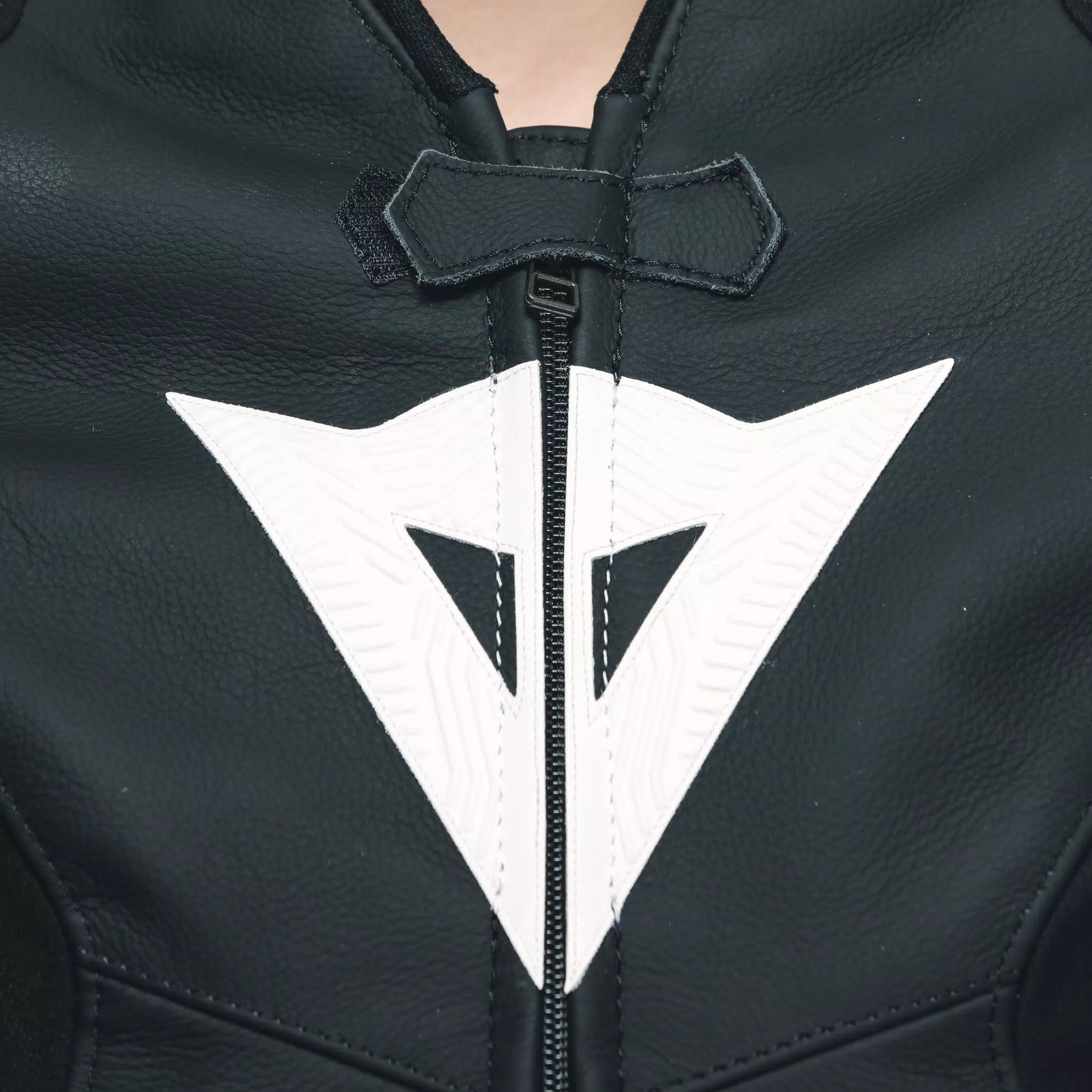 AVRO 5 - WOMEN'S MOTORCYCLE LEATHER JACKET