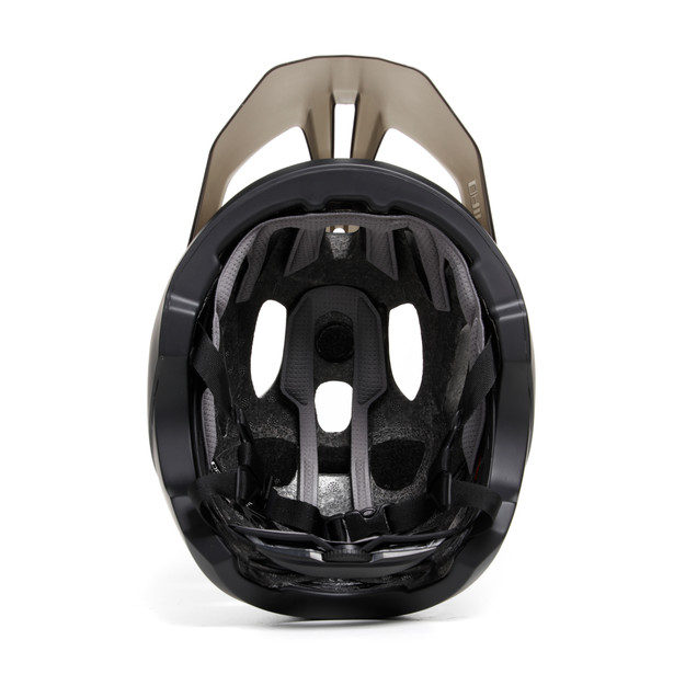 linea-03-bike-helm-black-black image number 7