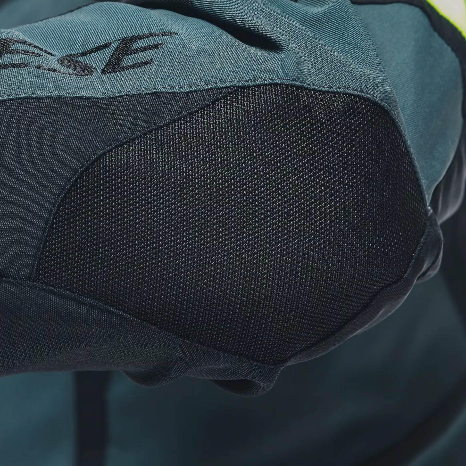 CARVE MASTER 3 GORE-TEX® - MEN'S WATERPROOF MOTORCYCLE JACKET