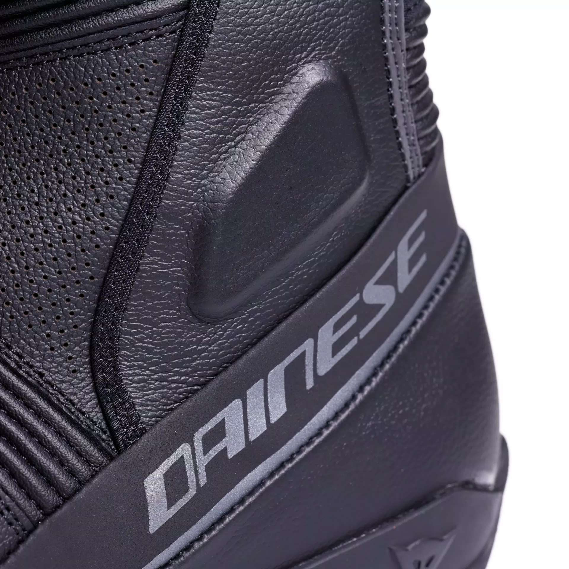 FULCRUM 3 GORE-TEX&reg; - MEN'S WATERPROOF MOTORCYCLE TOURING BOOTS